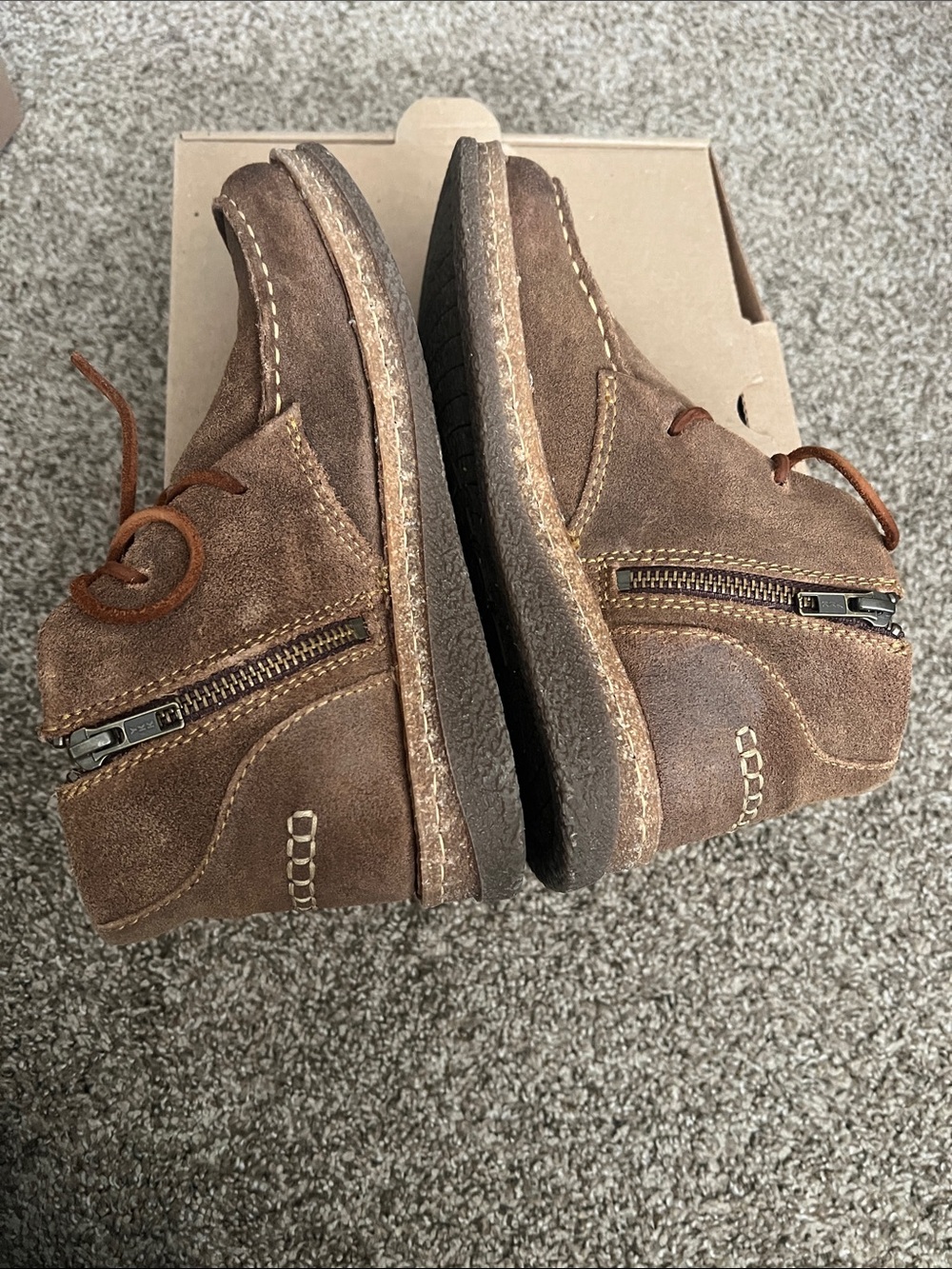 Born Women’s Analia Tan Distressed boots with box - Picture 5 of 8